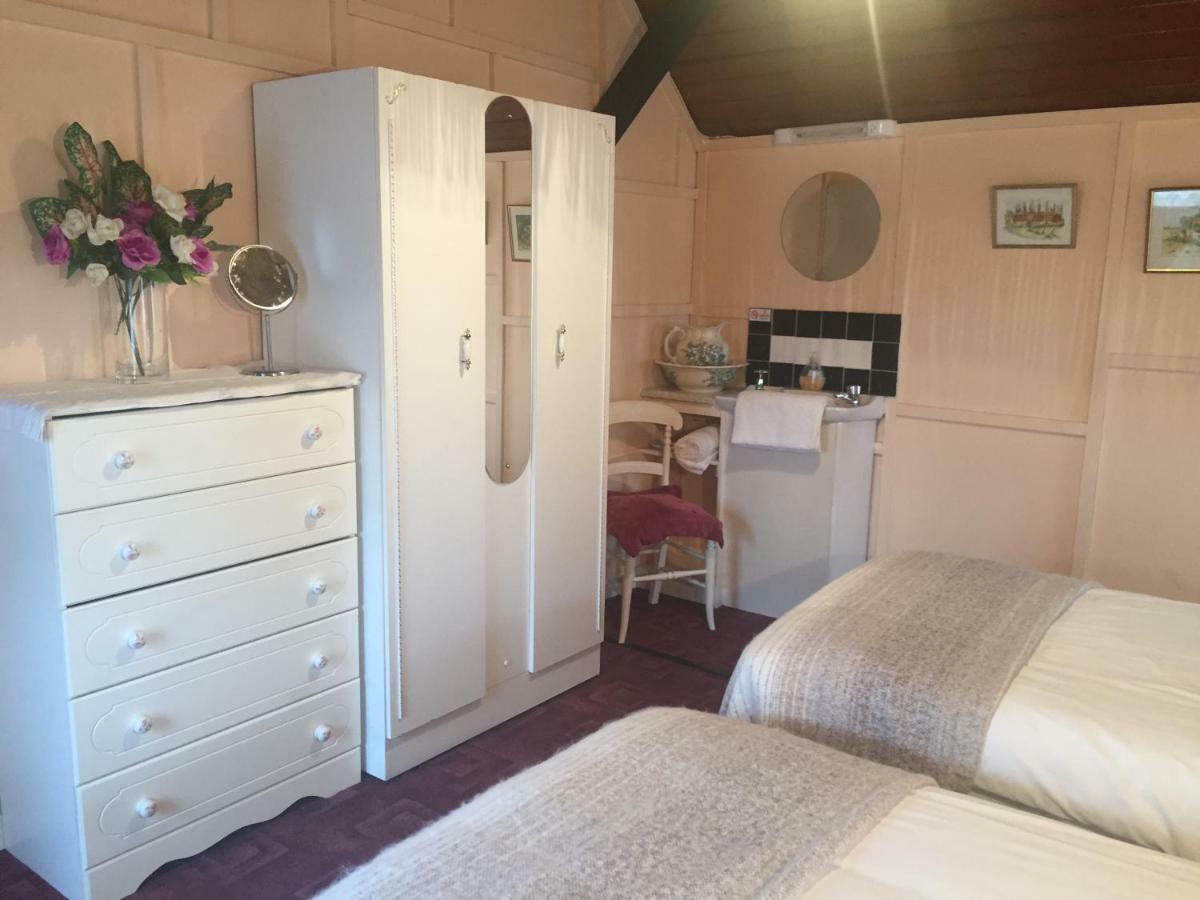 Cummins Cottages Ballycrossaun Екстер'єр фото